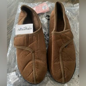 Mens slippers size 14